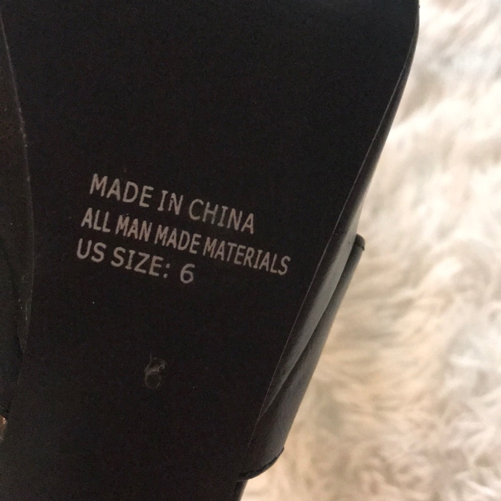 Heels - Picture 4 of 4